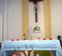 Exposición del Santísimo sobre el Altar